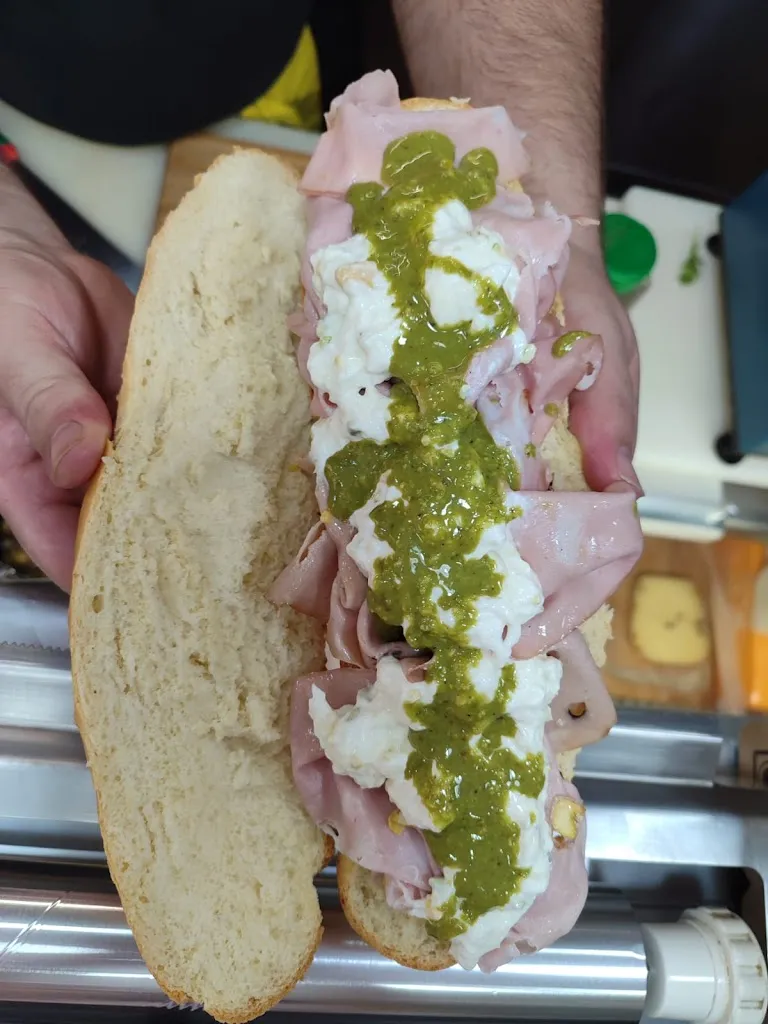 Luigi Tavolino_Don panino_Scoglitti_review