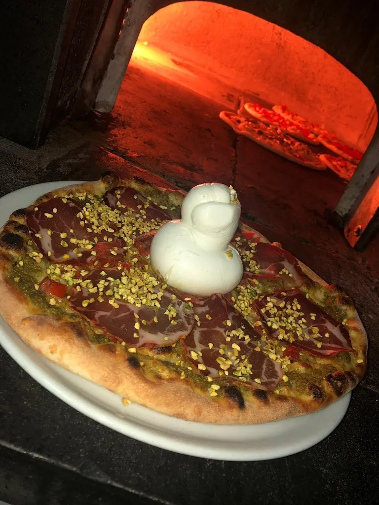 Chi Ti Ci Miettu?_Scoglitti_slider_image_3