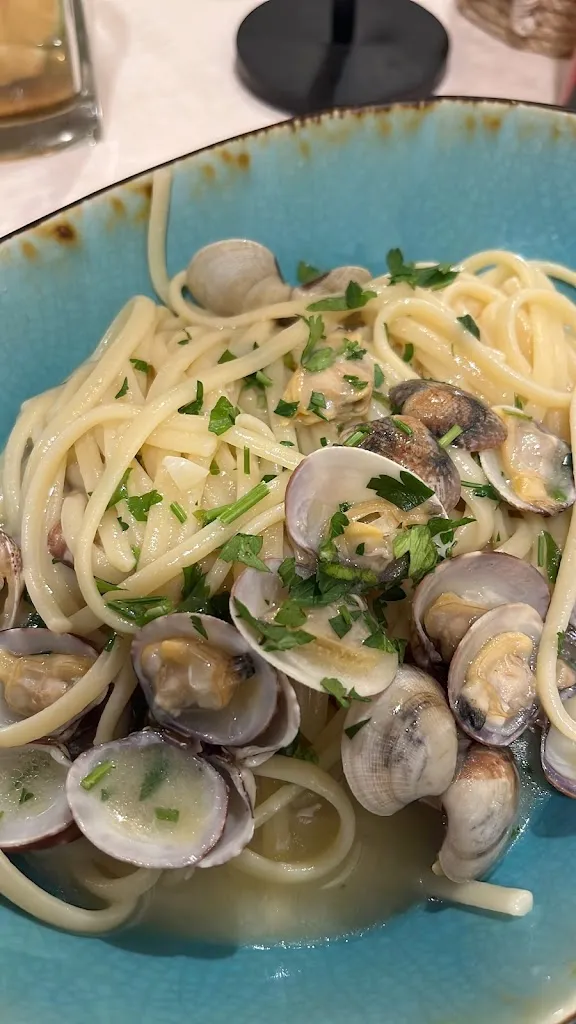 Matteo Isidoro_Seafood restaurant and pizzeria_Scordia_review