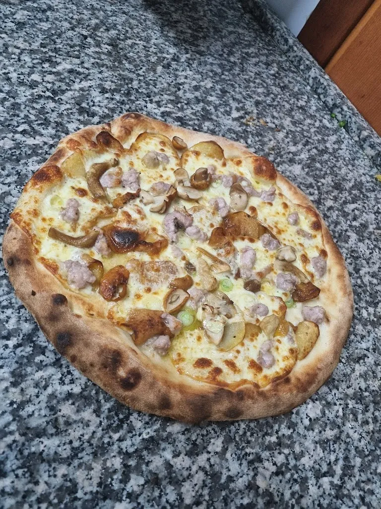 Pizza Peppe 2.0 Di Guarnera Vincenzo restaurant in Scordia