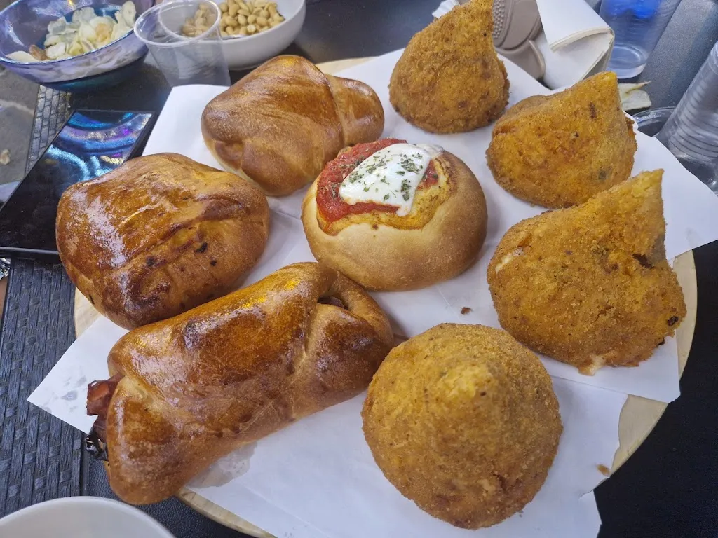 Anna Mazzola_Bar Plaza_Scordia_review