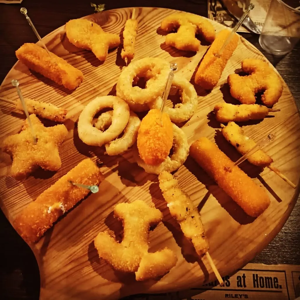 Gold Rug_Scordia_slider_image_3