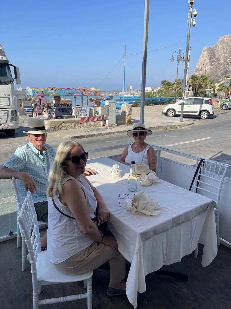 Peter Renfrew_Al Brigantino di Testaverde - Sferracavallo_Sferracavallo_review