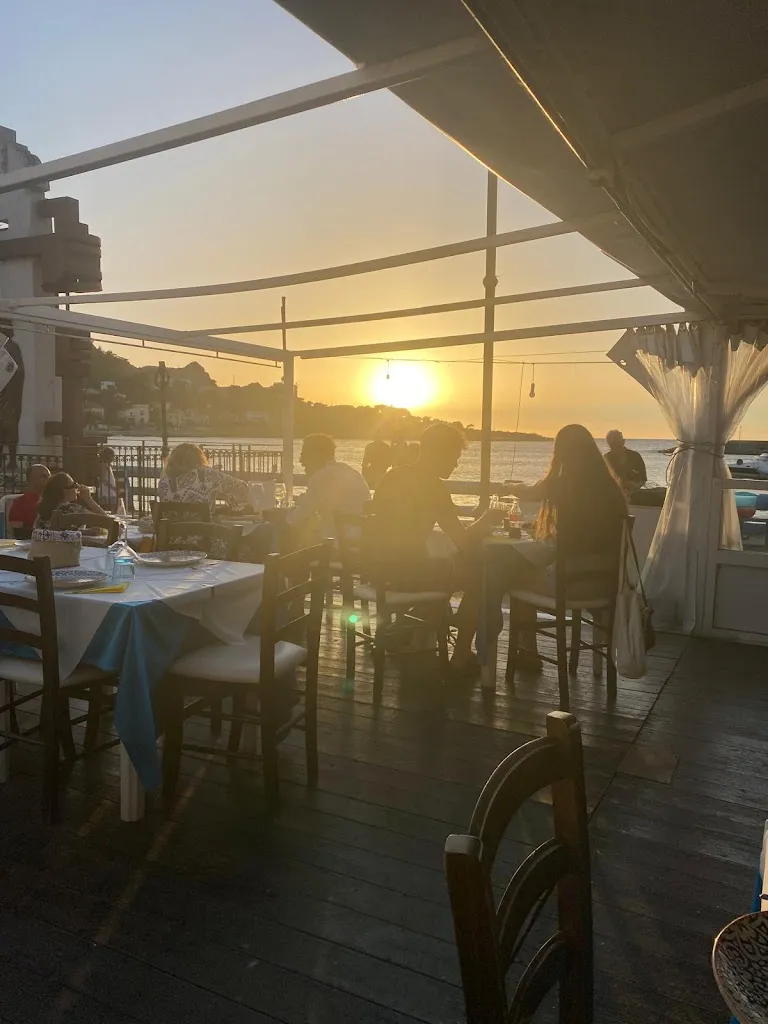 La perla del mare restaurant in Sferracavallo