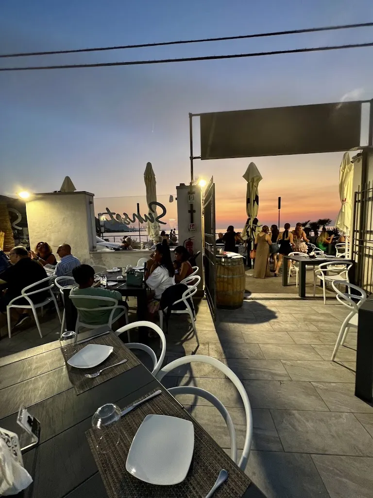 Romelyn Ramos_sunset apericena pizzeria_Sferracavallo_review