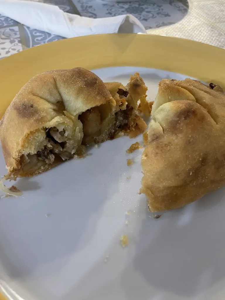 Tina V Savas_Pizzeria Ristorante La Pineta_Sutera_review