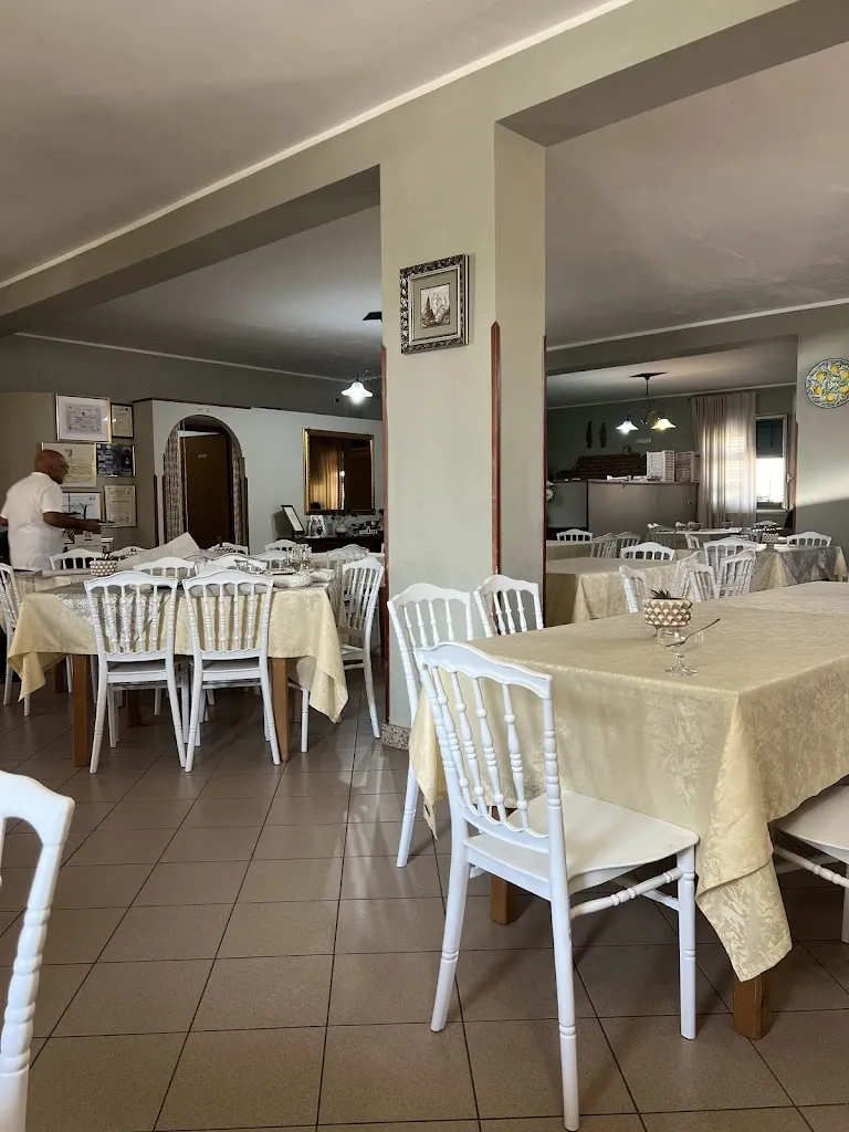 Pizzeria Ristorante La Pineta_Sutera_slider_image_3