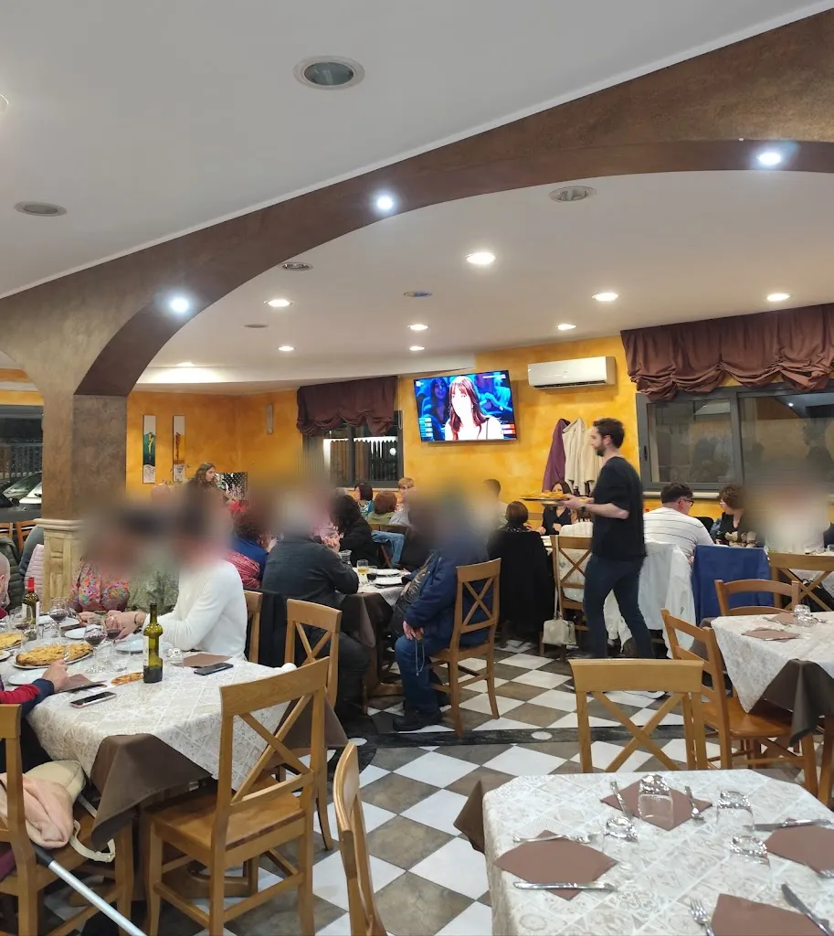 La Rotonda Pizzeria restaurant in Sortino