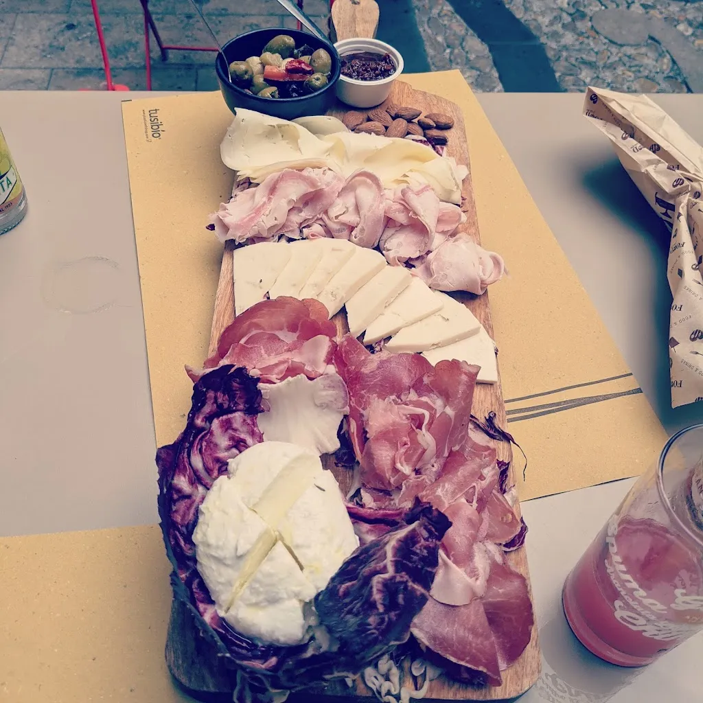 Curtigghiu84 restaurant in Sortino