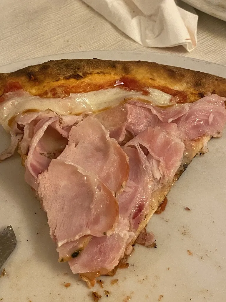 Salvo Lv_Pizzeria Pizzoleria 