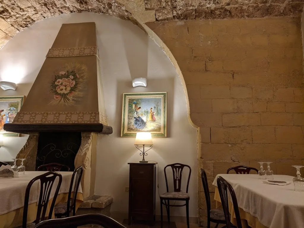 Pizzeria Pizzoleria "Nabila" restaurant in Sortino