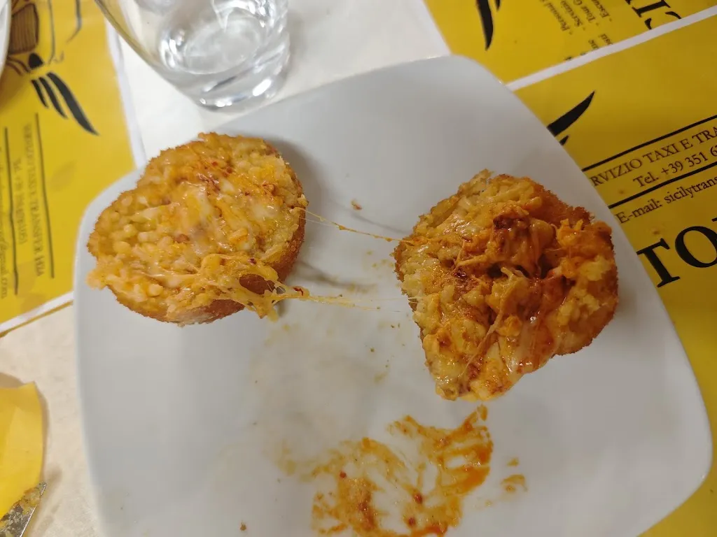 MARHE SICILIAN STREET FOOD_Tonnarella_slider_image_3