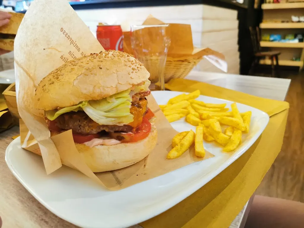 Giovanni Cardia_Tuxedo 2.0 Apericafè_Torregrotta_review