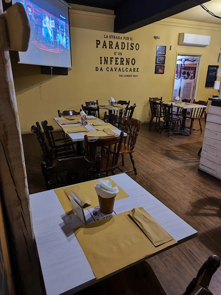 Tuxedo 2.0 Apericafè restaurant in Torregrotta