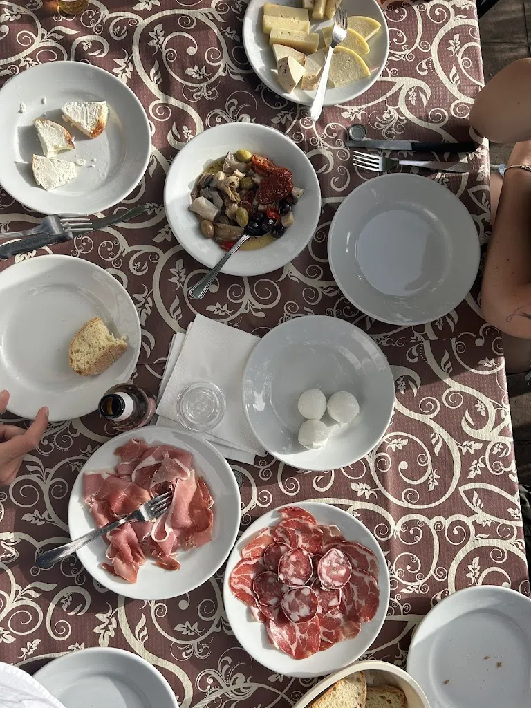 Ernesta Civilkaite_Trattoria La Rocca_Tortorici_recensione