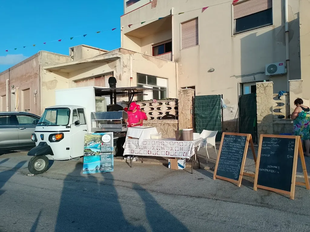 Daniel Newing_D'Apeppe_Tonnara di Bonagia_recensione