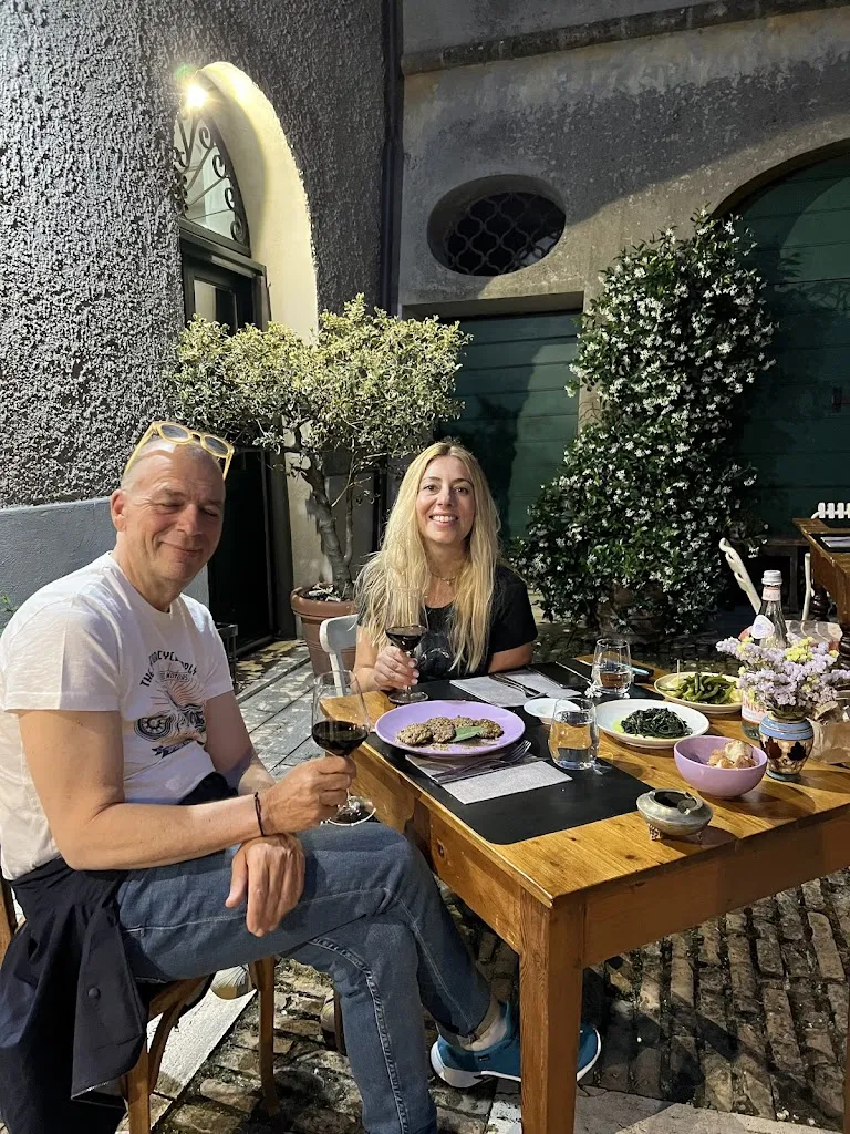 Takis Tsonopoulos_Taverna della Goliardia_Magliano_review