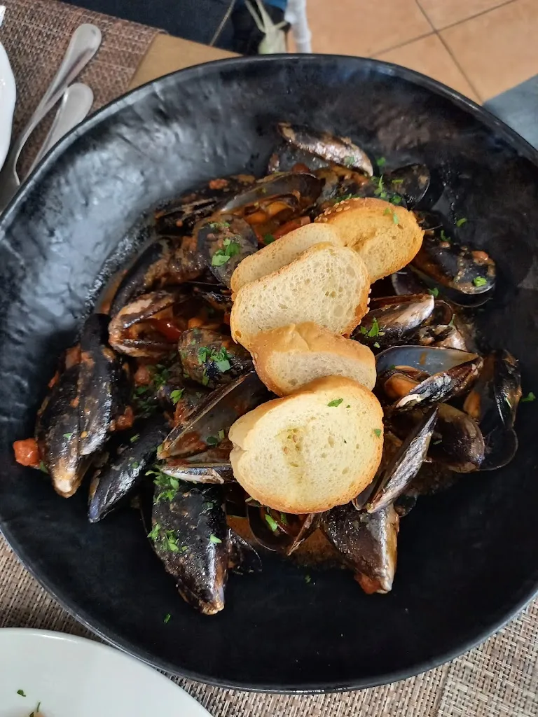 YVONNE Neumann_Ristorante Pizzeria Il Cavalluccio Marino_Trabia_review