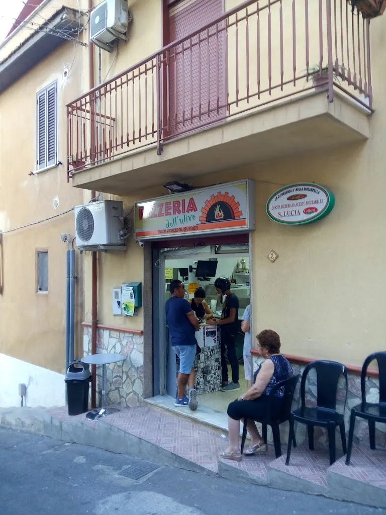 Pizzeria Dell'Ulivo di Bondi Salvatrice restaurant in Trabia