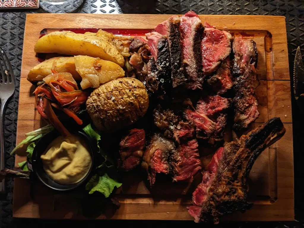 Honza Jedlička_MōMA • Beef Club_Tremestieri Etneo_recensione