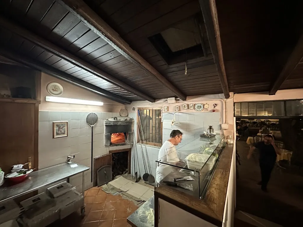 L'Oleandro Trattoria Pizzeria restaurant in Tremestieri Etneo