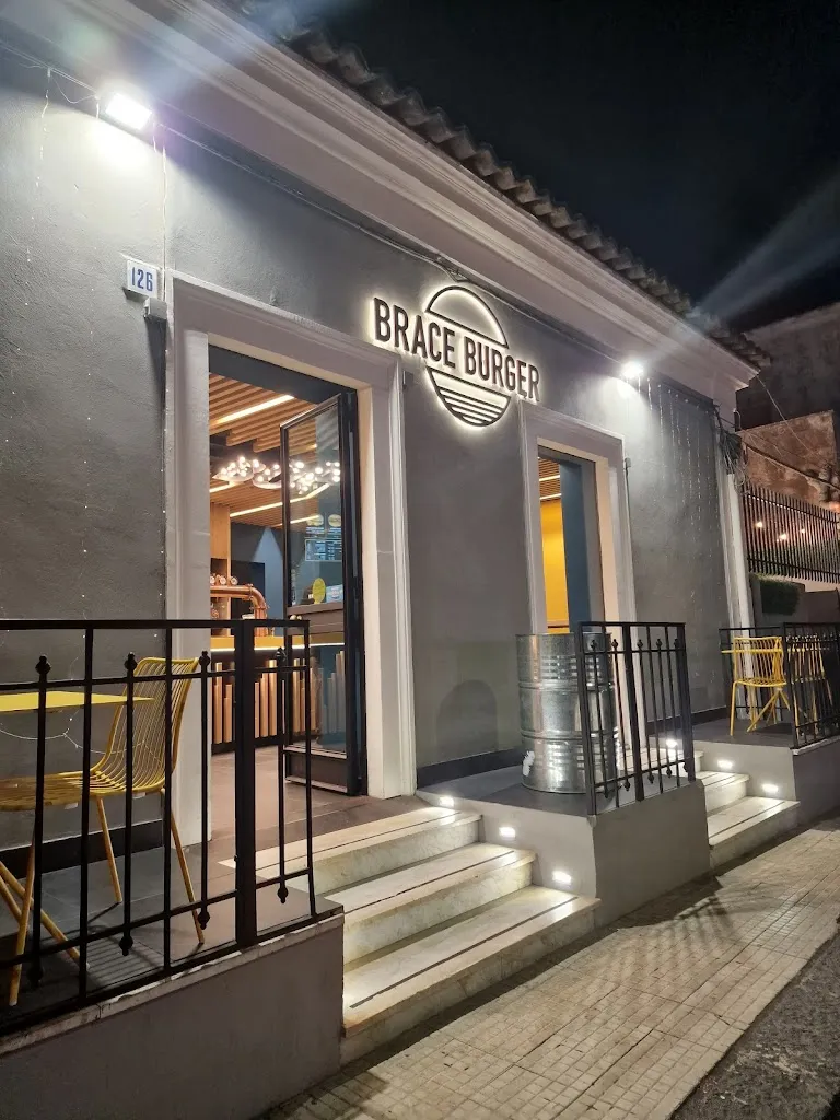 Brace Burger_Tremestieri Etneo_slider_image_1