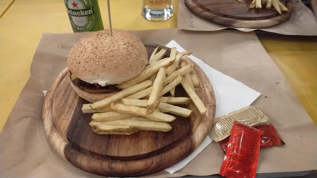 Brace Burger_Tremestieri Etneo_slider_image_3