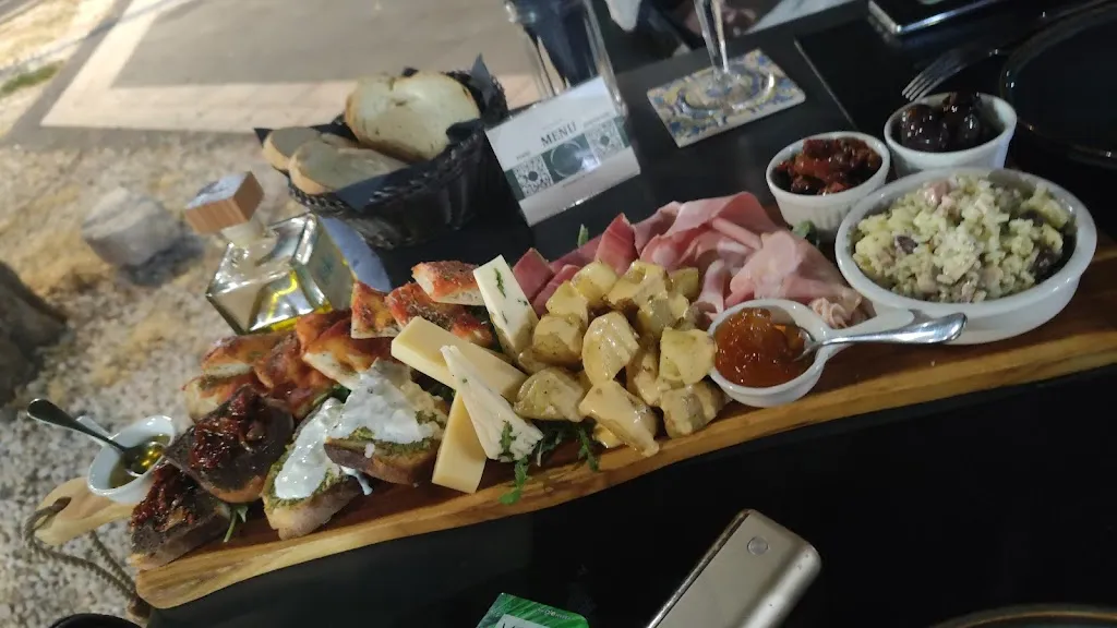 Jhonny_Serrano Salumeria Alcolica_Tremestieri Etneo_review