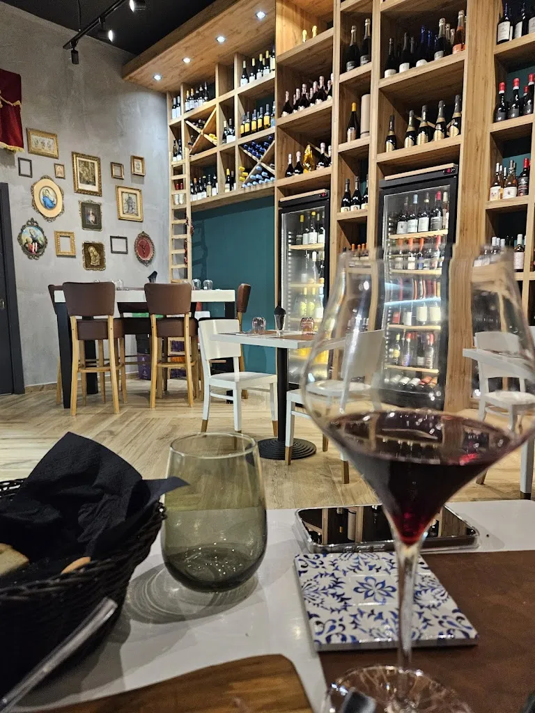 Serrano Salumeria Alcolica restaurant in Tremestieri Etneo