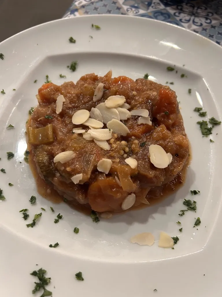 Carla fa_Pizza La Piazza_Ustica_review