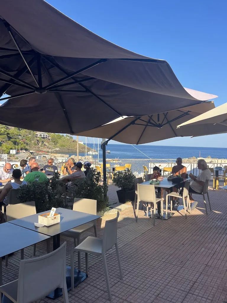 Kiki's_Ustica_slider_image_3