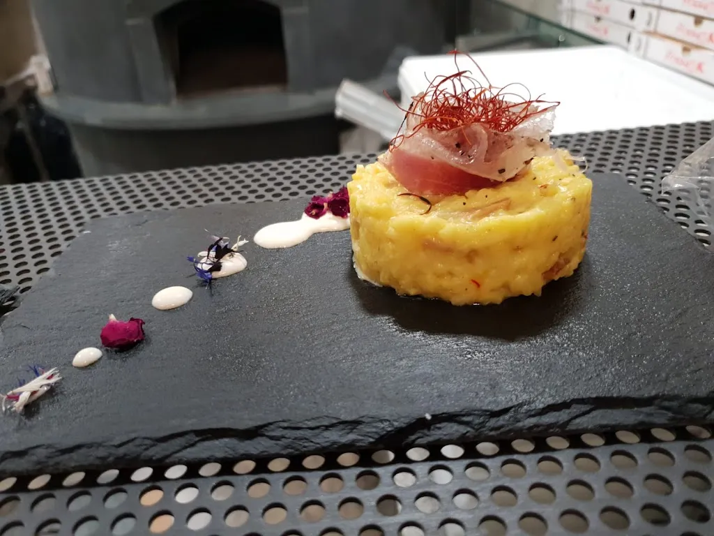 Repubblica 20Due - Ristorante e Pizzeria_Valguarnera Caropepe_slider_image_2