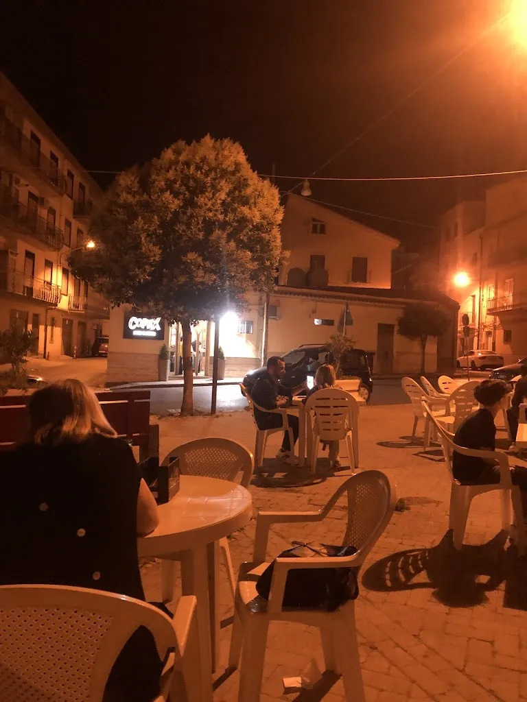 Yassine Khalfouni_Comix food & drink_Valguarnera Caropepe_review