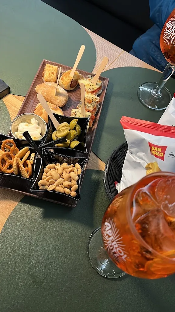 Serena Matranga_BIUSO Lounge Bar_Valguarnera Caropepe_review