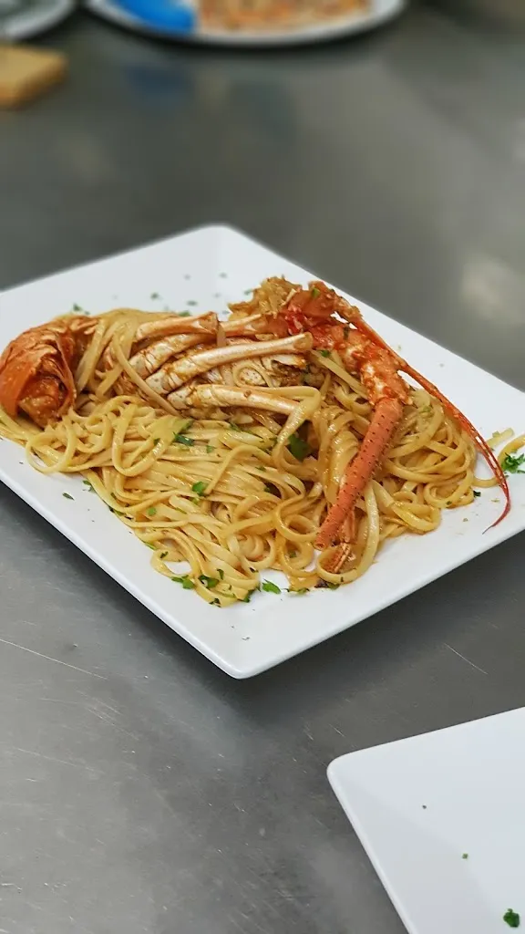 Menu_Black & White_Troina_image_4