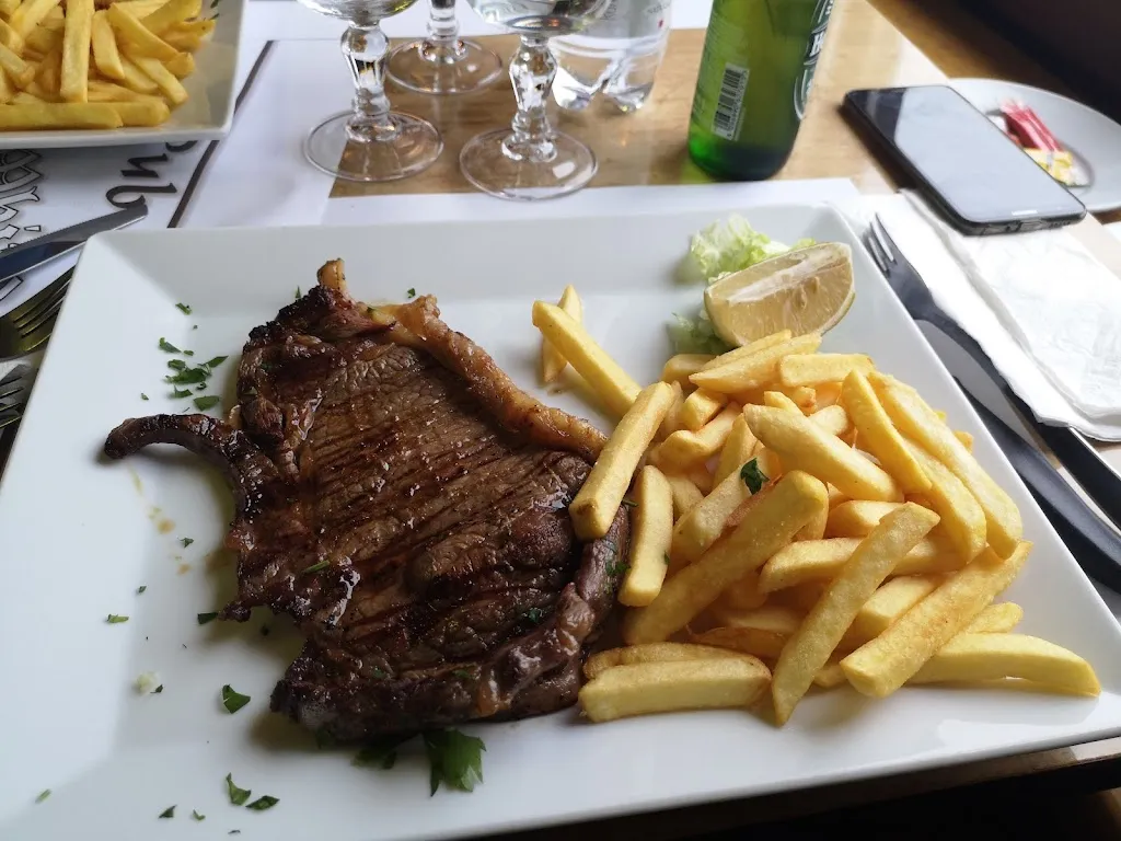 Menu_Black & White_Troina_image_5