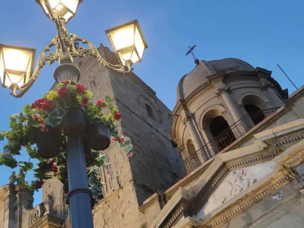 stefania chetcuti_Black & White_Troina_review