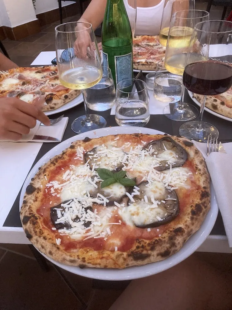 Oletta Schwiedessen_Viagrande Pizzeria Bistrot_Viagrande_recensione