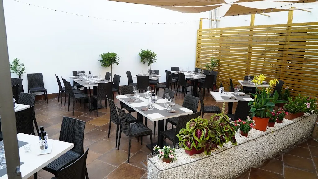 Viagrande Pizzeria Bistrot restaurant in Viagrande