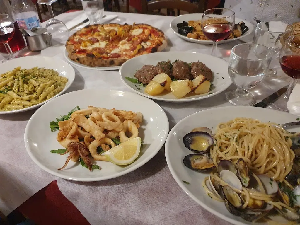 Quý Minh Pham_New Piccolo Mondo Ristorante Pizzeria Lounge bar_Viagrande_review