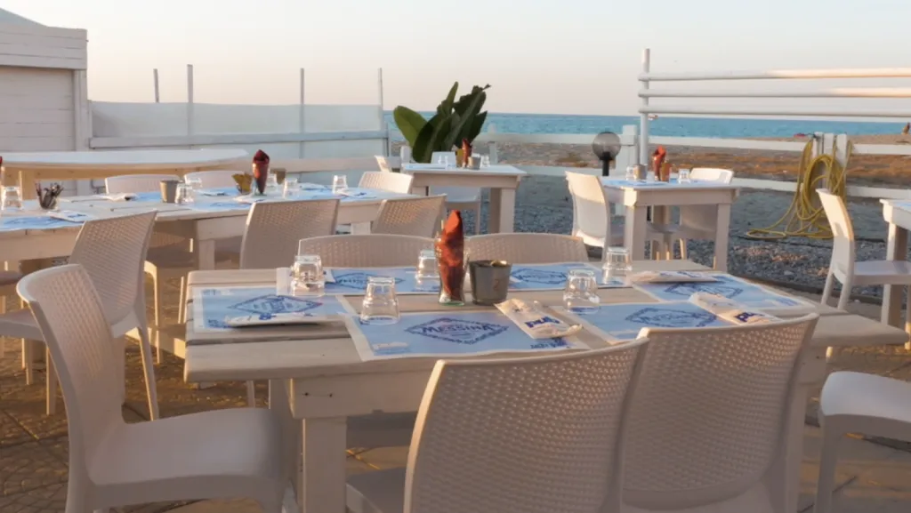 Summer PUB_Venetico Marina_slider_image_1