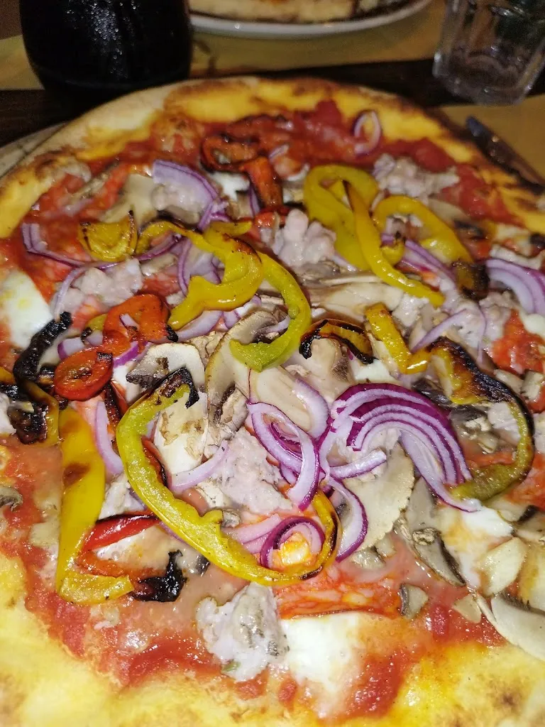 Garden Pizzeria_Villafrati_slider_image_3