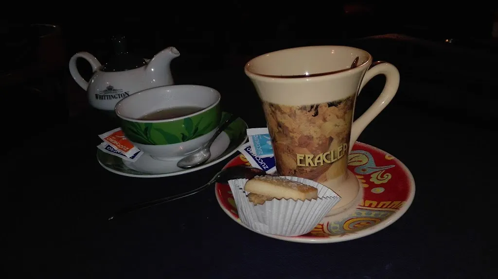 LITTLE ROOM PUB/POLLERIA_Villafrati_slider_image_3