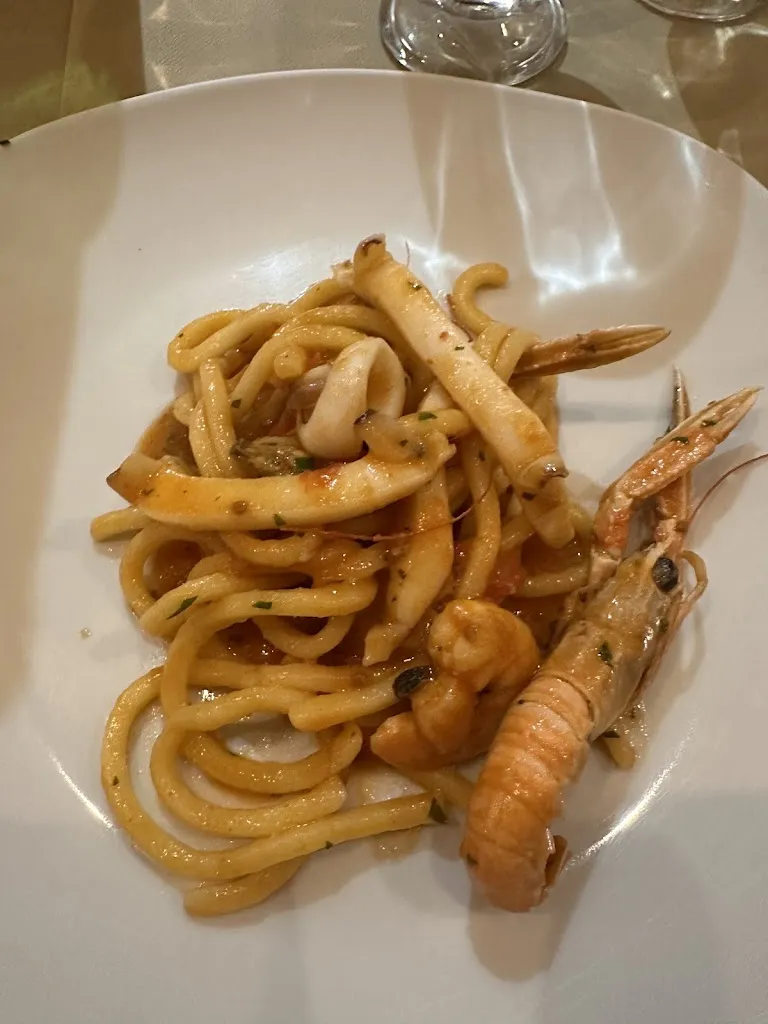 Sale & Pepe_Lucera_slider_image_2