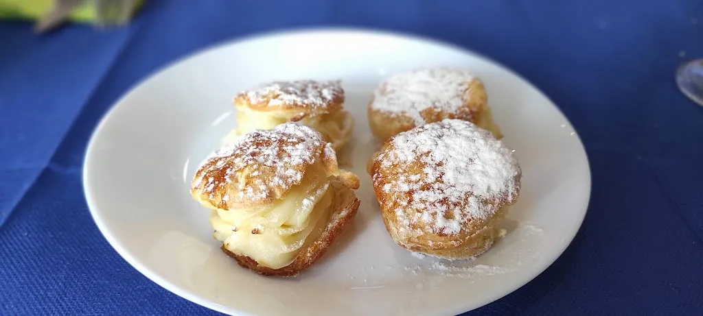 Sale & Pepe_Lucera_slider_image_3