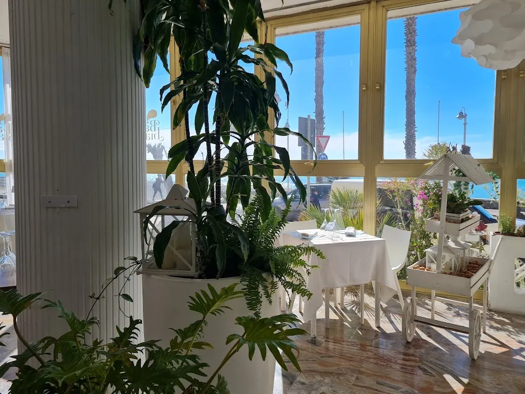 La Balena Bianca_Ventimiglia di Sicilia_slider_image_1