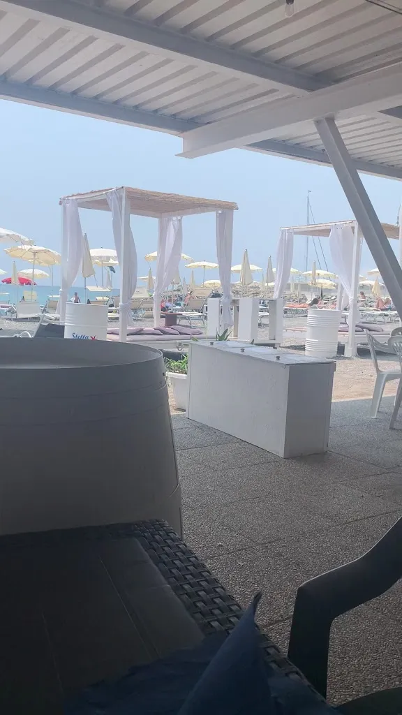 Nika L._Stella Marina_Ventimiglia di Sicilia_review