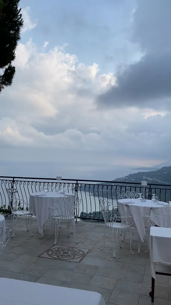 Hotel Restaurant La Riserva di Castel D'Appio - Charme & Relax restaurant in Ventimiglia di Sicilia