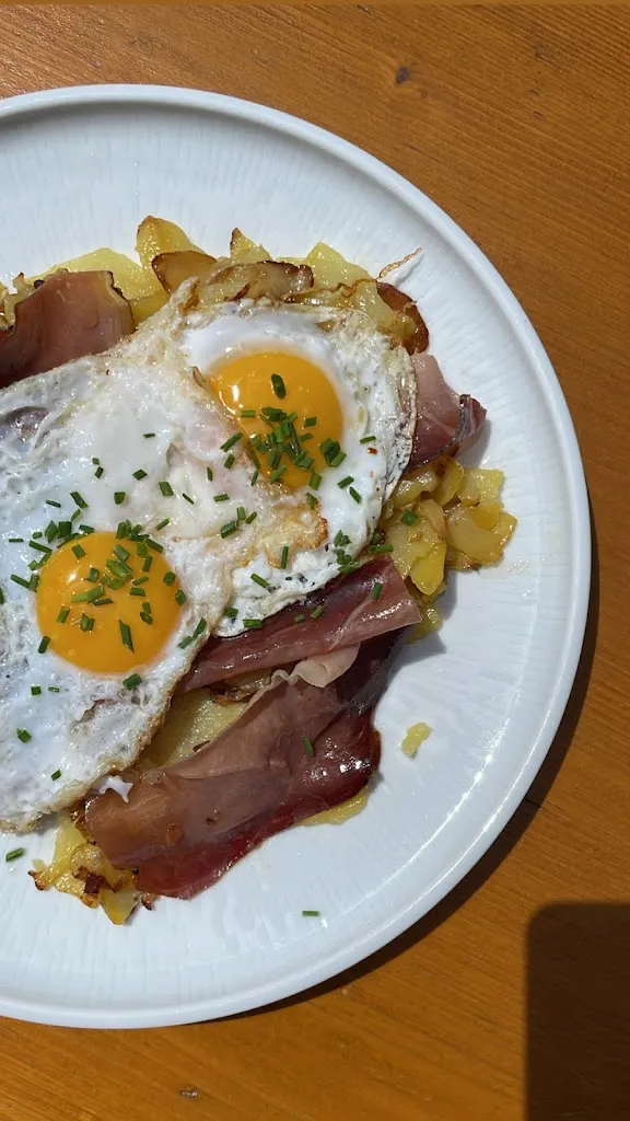 Sharnon Ang_Waidmannalm_Avelengo_review