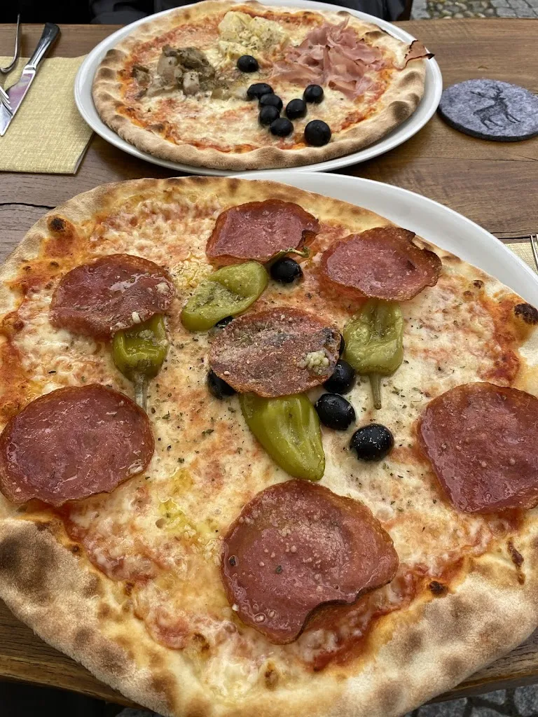 Zizi Zhu_Café Pizzeria al Platzl_Avelengo_review